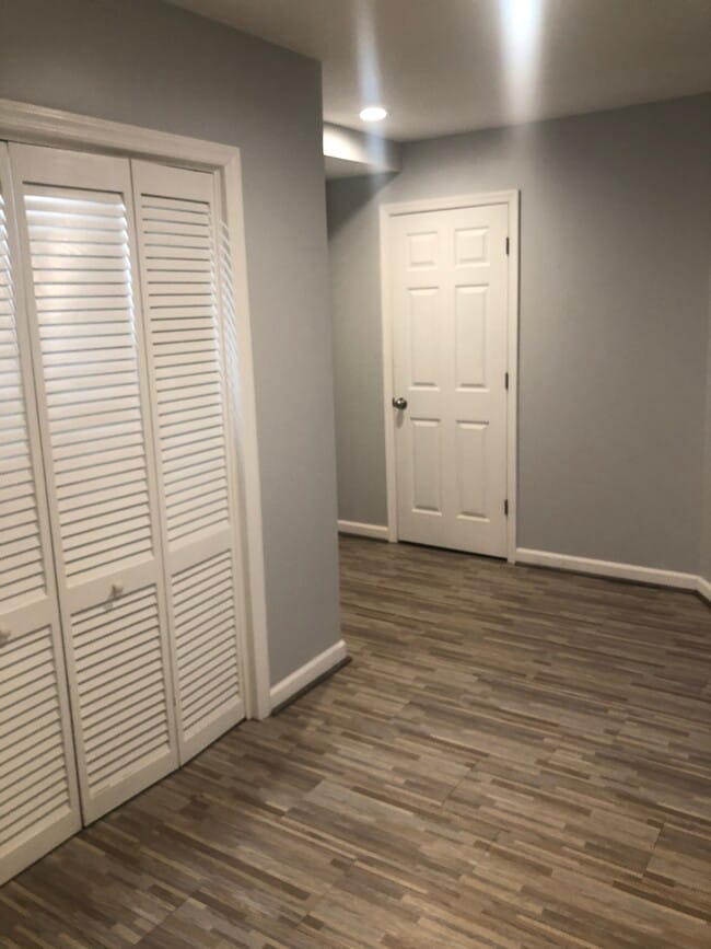 Espacio de lavandería compartido - 4306 Elmwood Dr