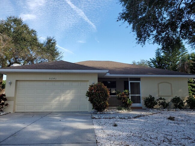 Venice, FL 3BR/2BA/2CG Single Family Home - Venice, FL 3BR/2BA/2CG Single Family Home