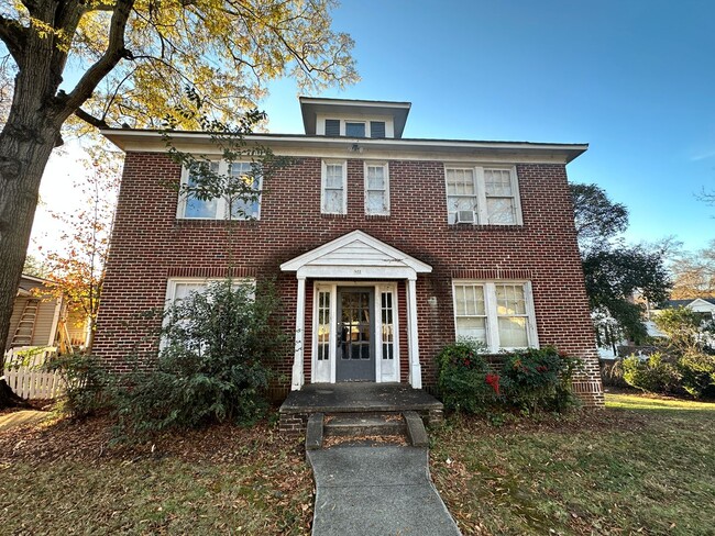 Adorable One Bedroom Apartment in Dilworth! - Adorable One Bedroom Apartment in Dilworth!