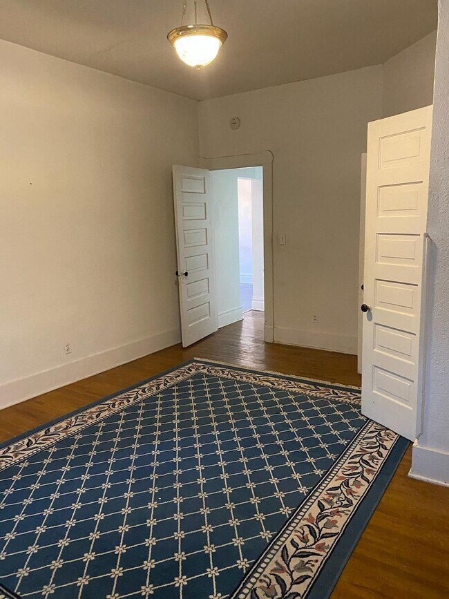 Photo - 605 Bryan St Unidad 3