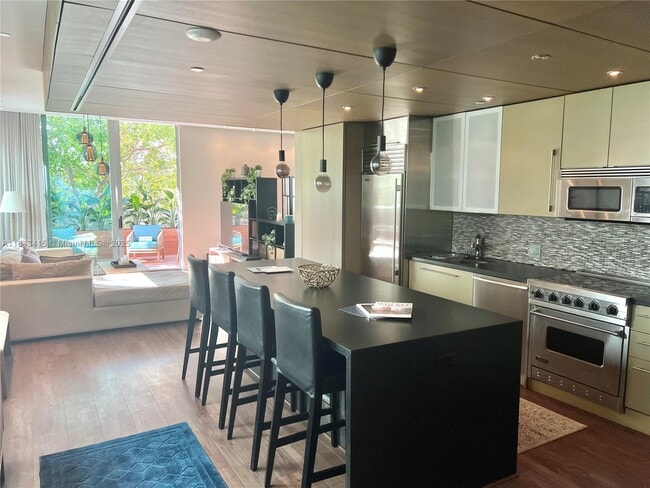 Photo - 1700 Meridian Ave Unit 206