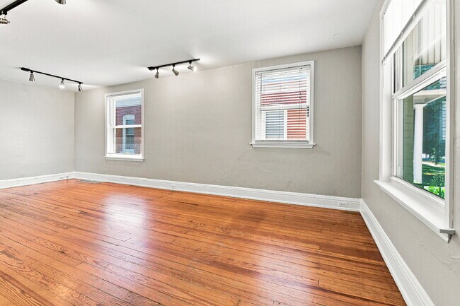 Photo - $2,845.95, 3 bed, 1 bath, located in Denver with New Appliances