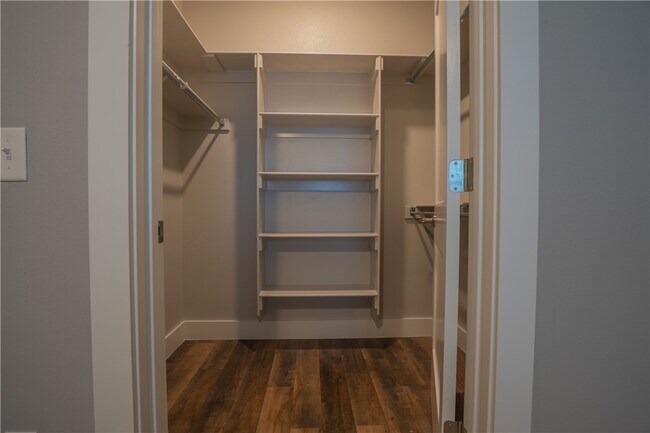 Photo - 1723 Booker Cir