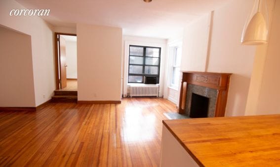 Photo - 305 W 90th St