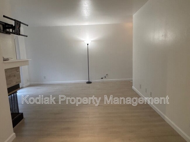 Building Photo - 9175 S Jefferson Pl Unit 14f