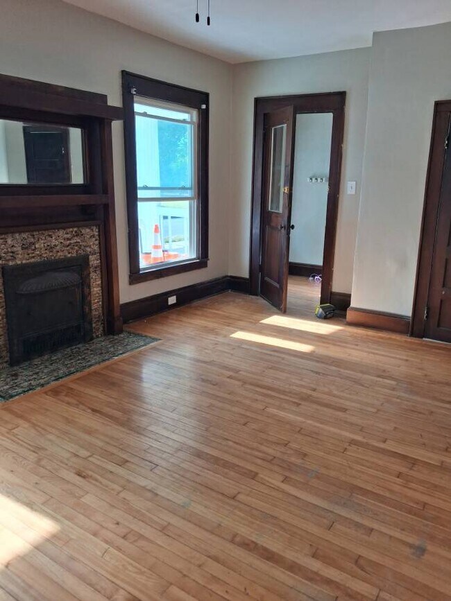 208 Van Rensselaer St