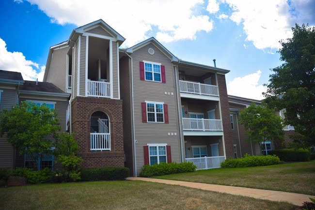 Photo - Foxmoor Apartments and Condominiums