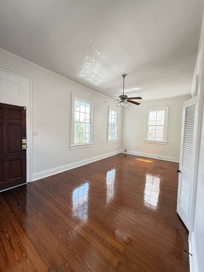 4018 Coliseum St Unidad Main Unit