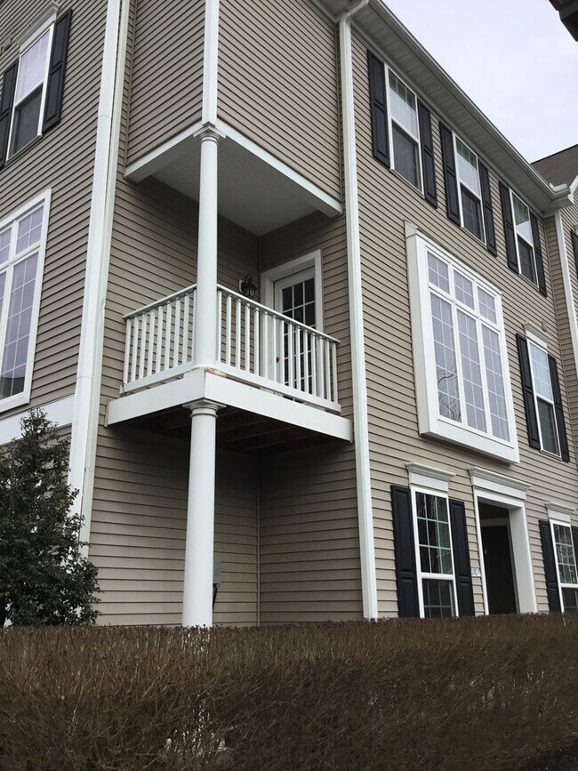 Photo - 3030 Meridian Cmns