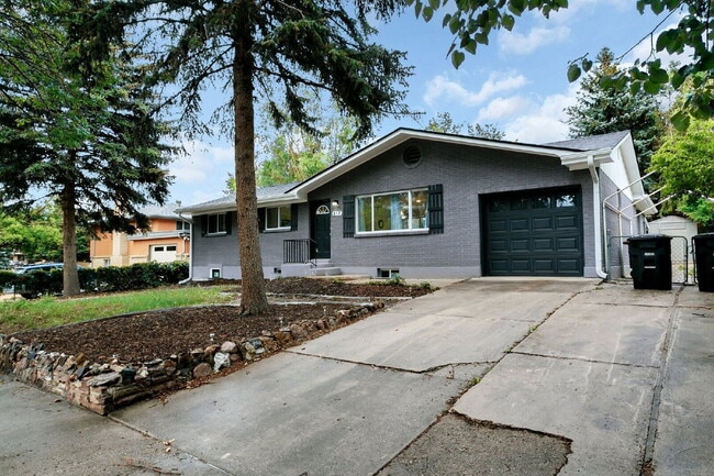 Photo - 817 Westmoor Dr