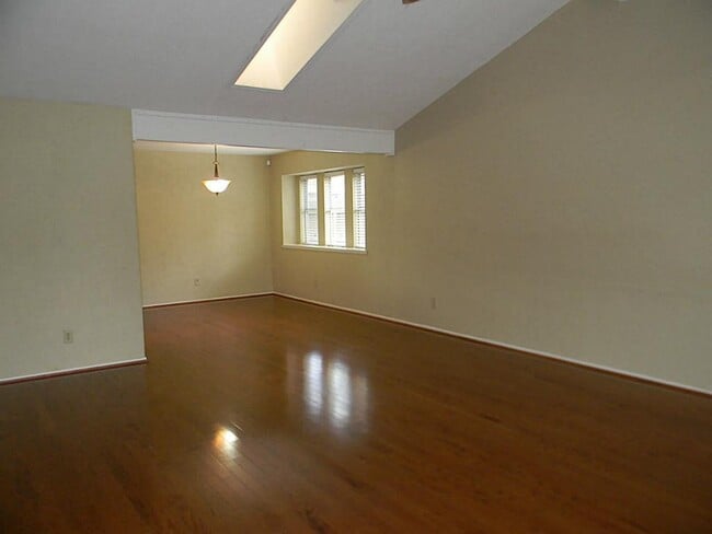 Photo - 2754 Quarry Hill Rd