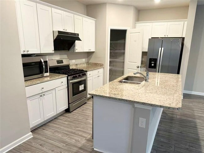 Photo - 4657 Waxwing St