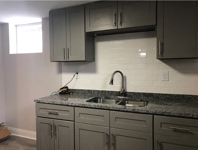 Building Photo - 2154 Roosevelt Pl Unit 1