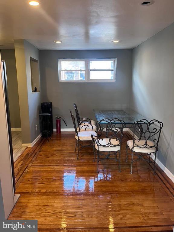 Photo - 4737 Vista St