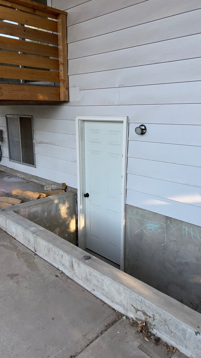 Photo - 846 W 2600 N