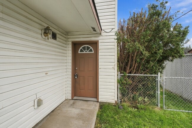 800 N Regal Ct