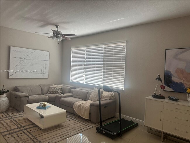 Photo - 798 NE 43rd St