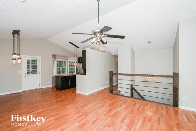 Photo - 6400 Holborne Ln