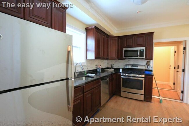 Photo - 206 Summer St