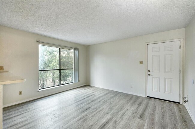 Photo - 502 Willow St Unidad 4