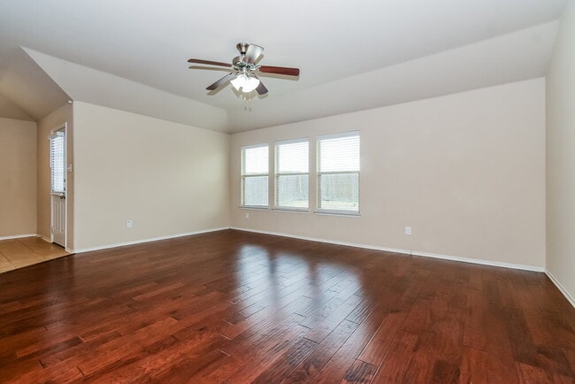 Photo - 140 Briar Grove Dr