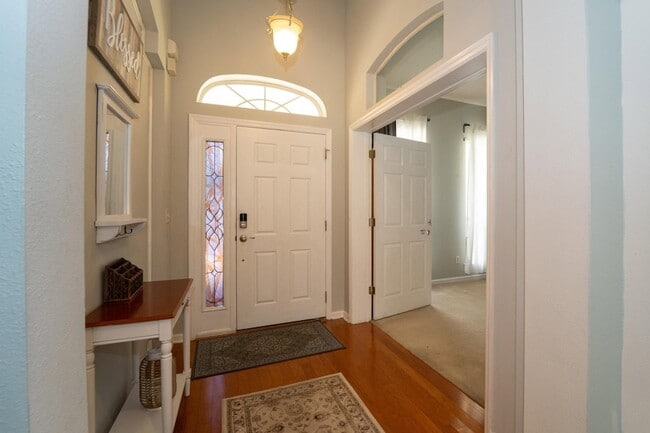 Photo - 109 Bilbao Dr