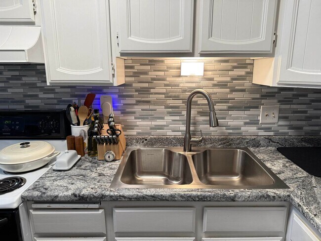 Photo - Century 21 Gold Rush - 2 Bed / 1 Bath Condo – West Fairbanks Unidad 4