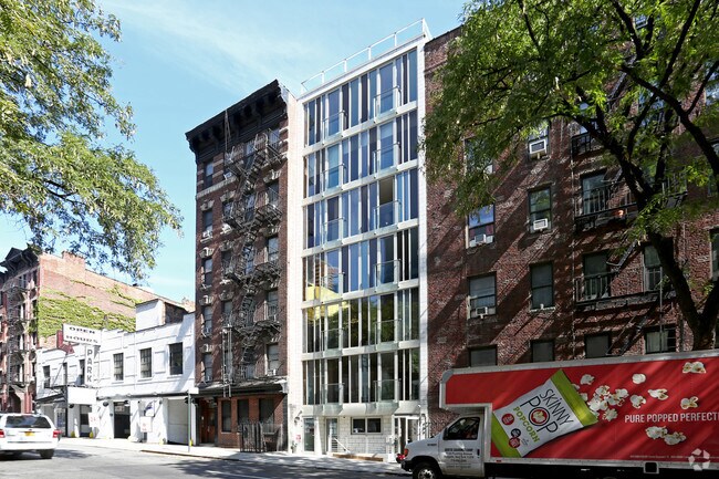 Photo - 409 W 45th St