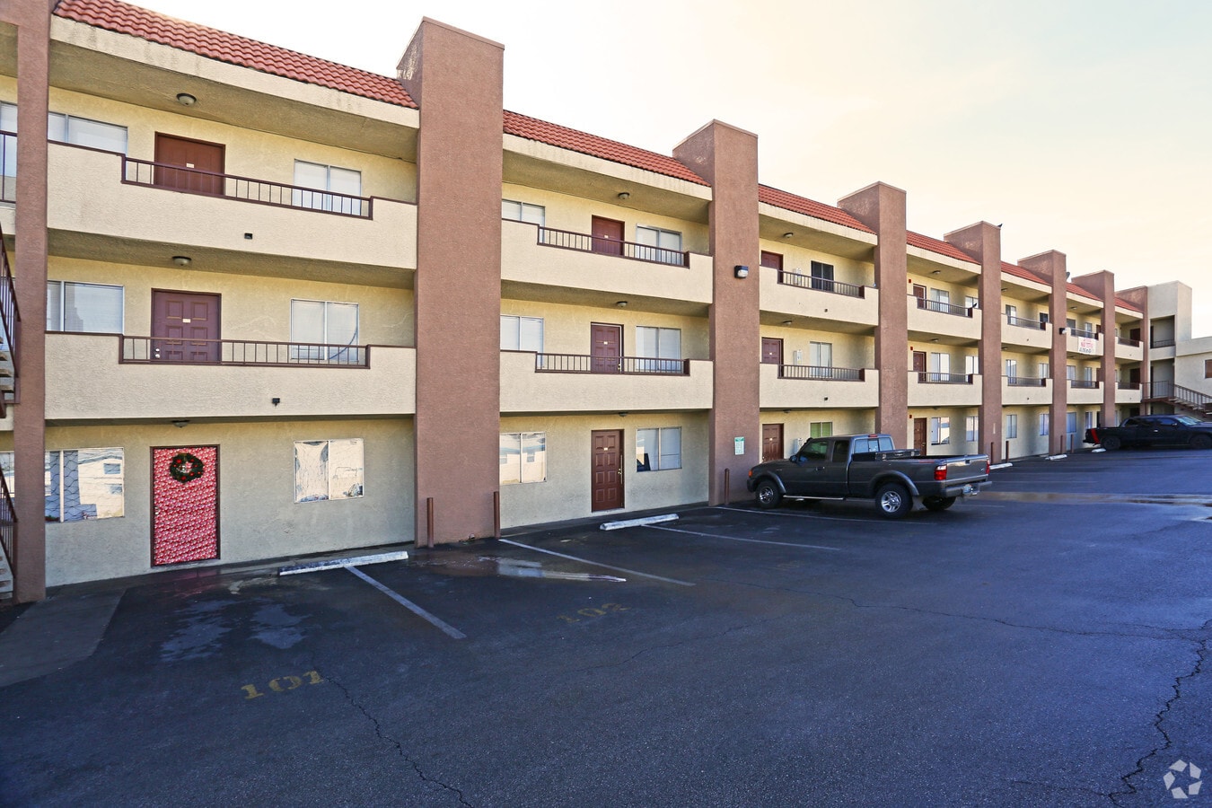 Photo - College Court