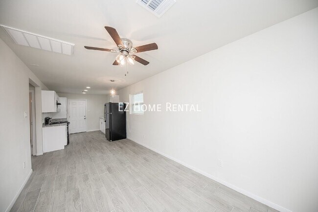 Photo - 5042 Mallow St Unit A