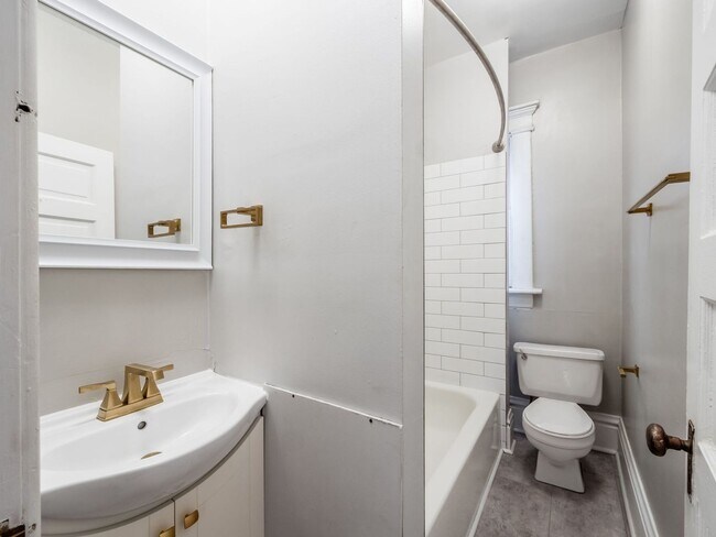 Photo - 950 Delaware Ave