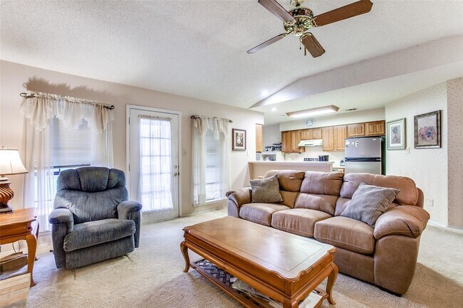 Photo - 9442 Willard St