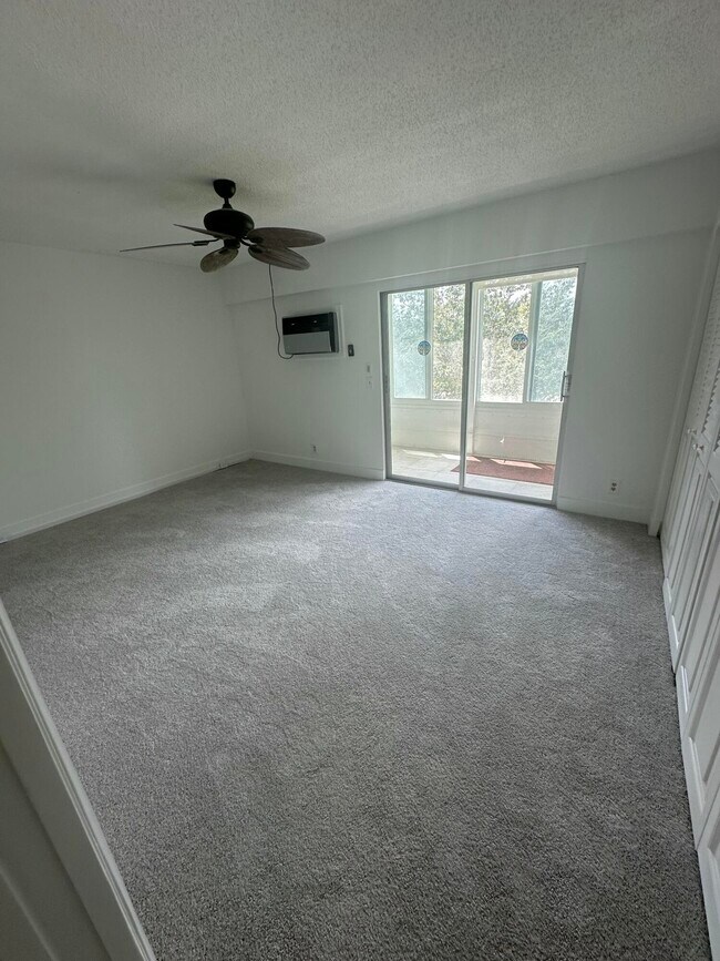 205 Mansfield F