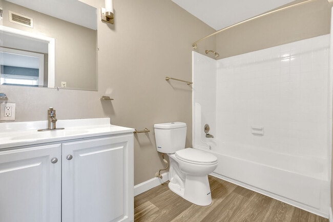 Photo - Bristol Square