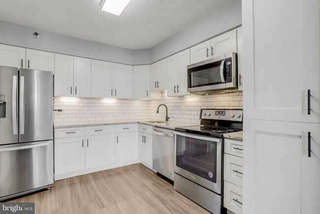 Photo - 3713 S George Mason Dr Apartment Unit 812W
