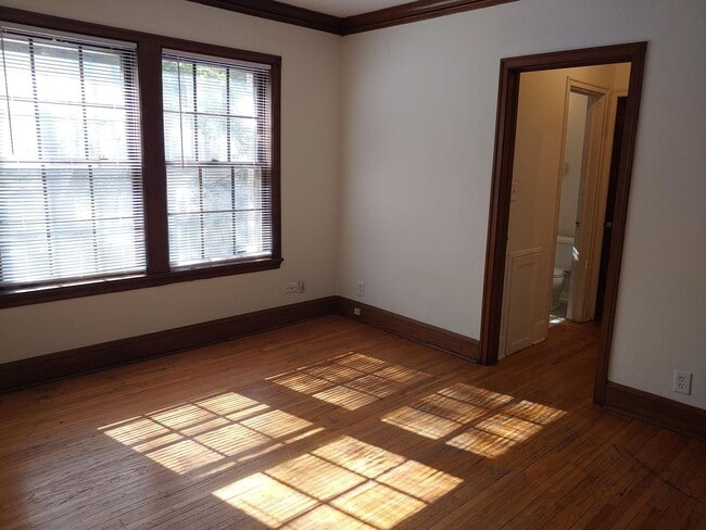 Building Photo - 2434 Dupont Ave S Rental