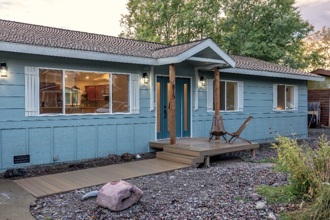 Photo - 815 Waverly Pl