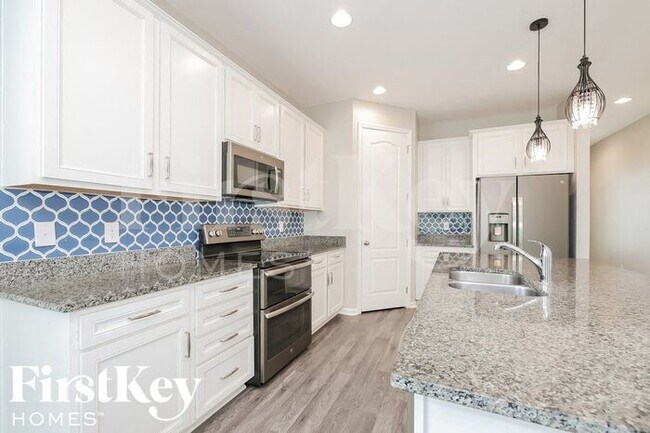 Photo - 261 Summershore Dr