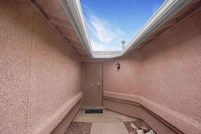 Photo - Stylish & Bright 3-Bed Oasis with Desert B...