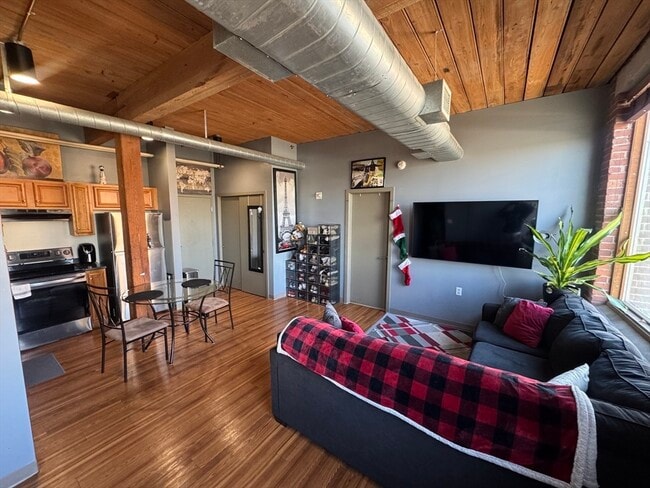 Building Photo - 146 Court St Unit 408