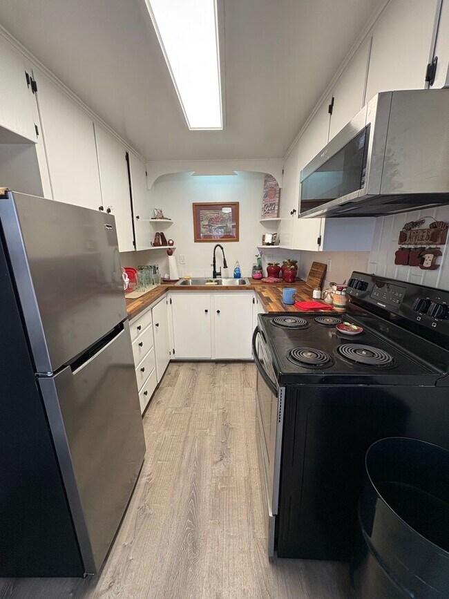 Photo - 514 Avenue D Unidad C