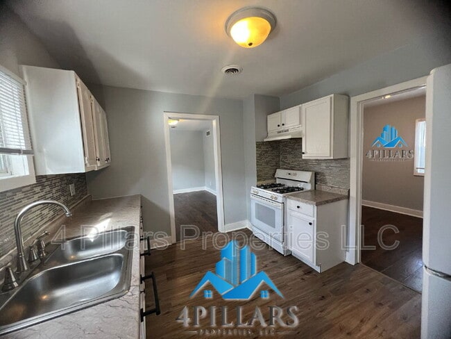 Photo - 1120 W 150th St Unit 2R