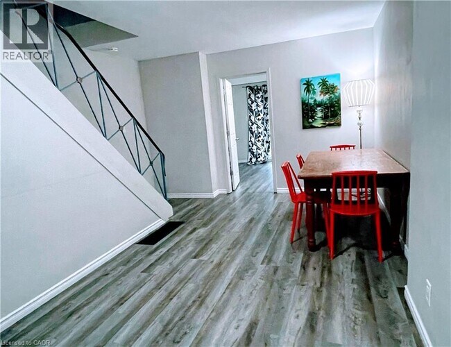 Photo - 276 Westcourt Pl