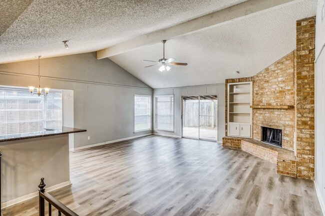 Photo - 2306 Cambridge Ct N