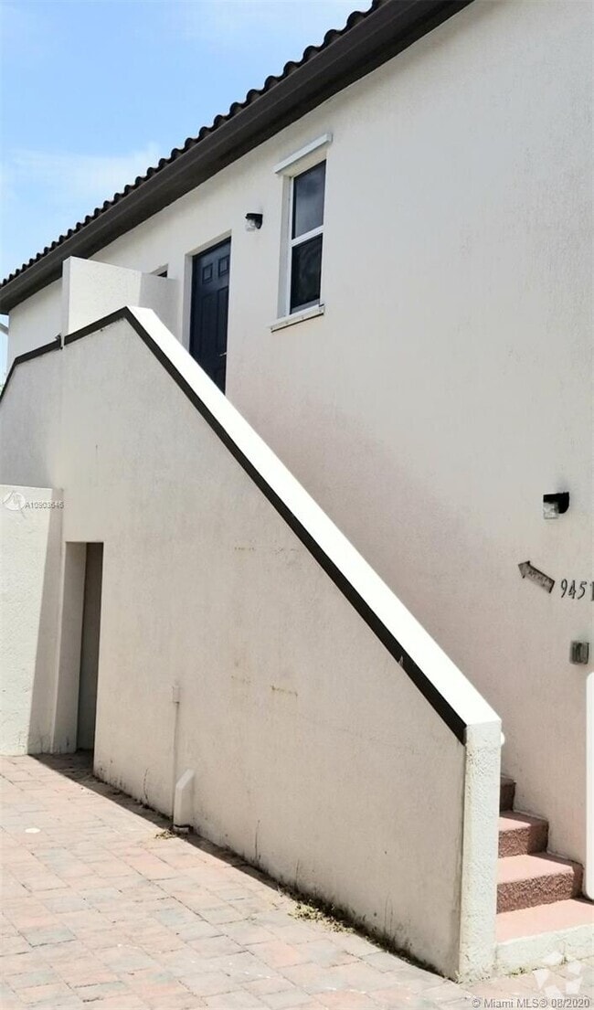 Building Photo - 9451 SW 171st Pl Unit 1 Rental