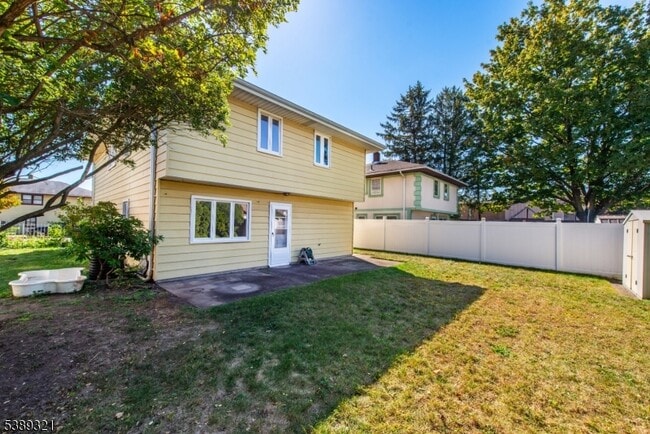 Photo - 11 Roehrs Dr