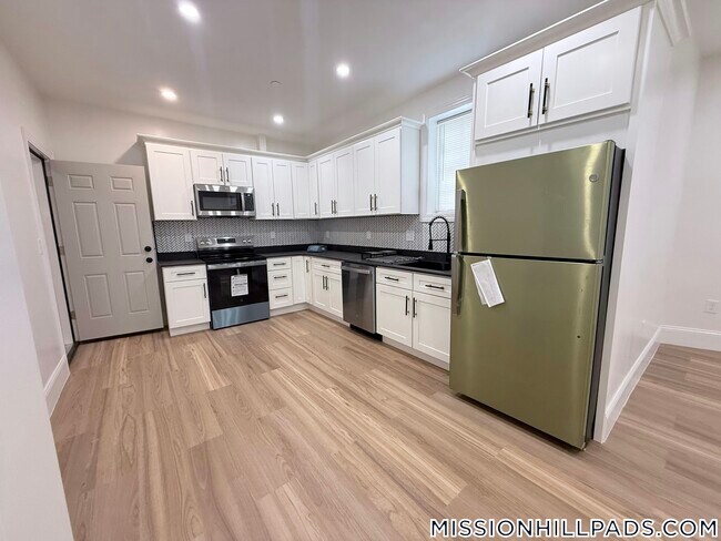 111 Dale St Unit 3