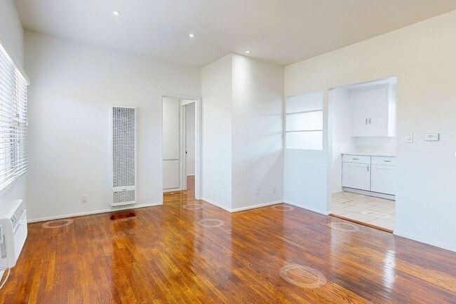 Photo - 1957 Frank St / 2519 Virginia Ave