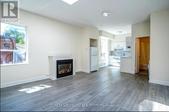 Photo - 420 Parliament St