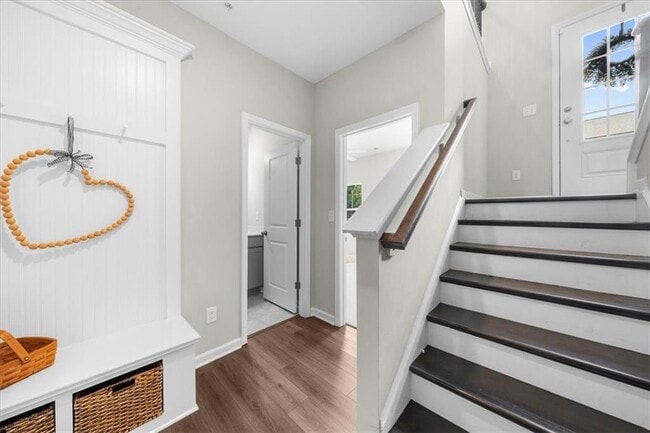 Photo - 324 Commons Ave